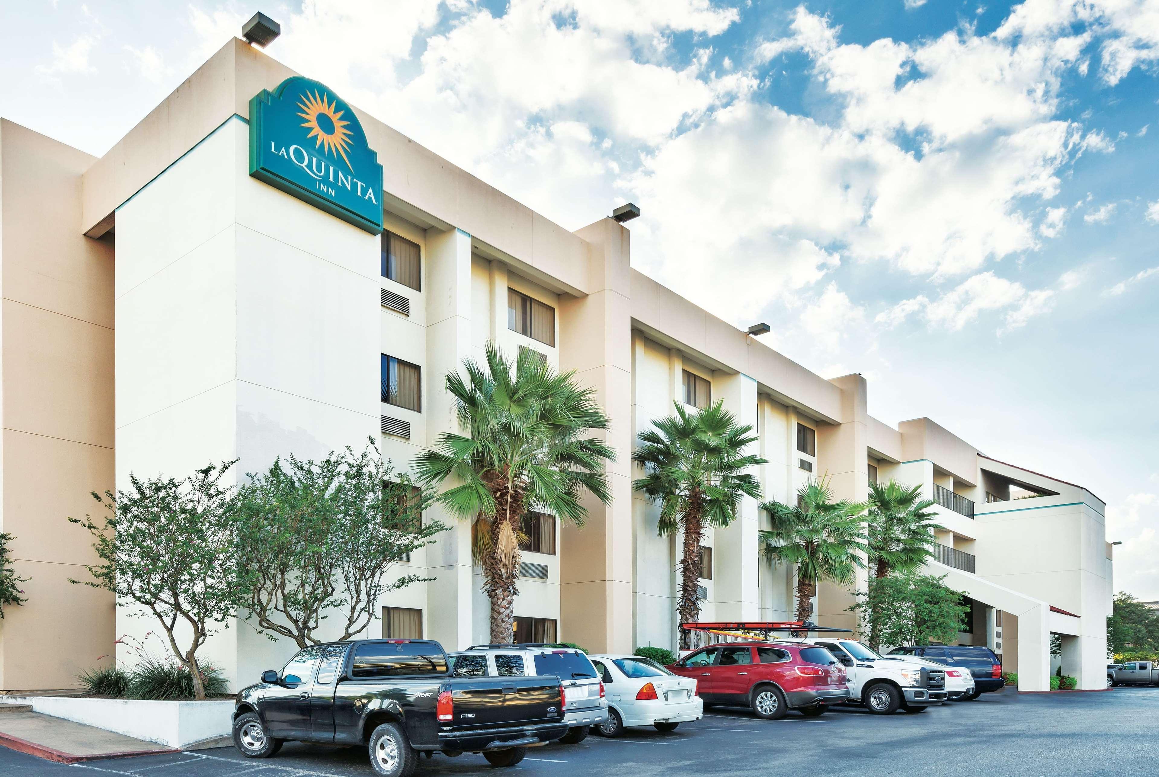 La Quinta Inn By Wyndham Austin North Exterior photo